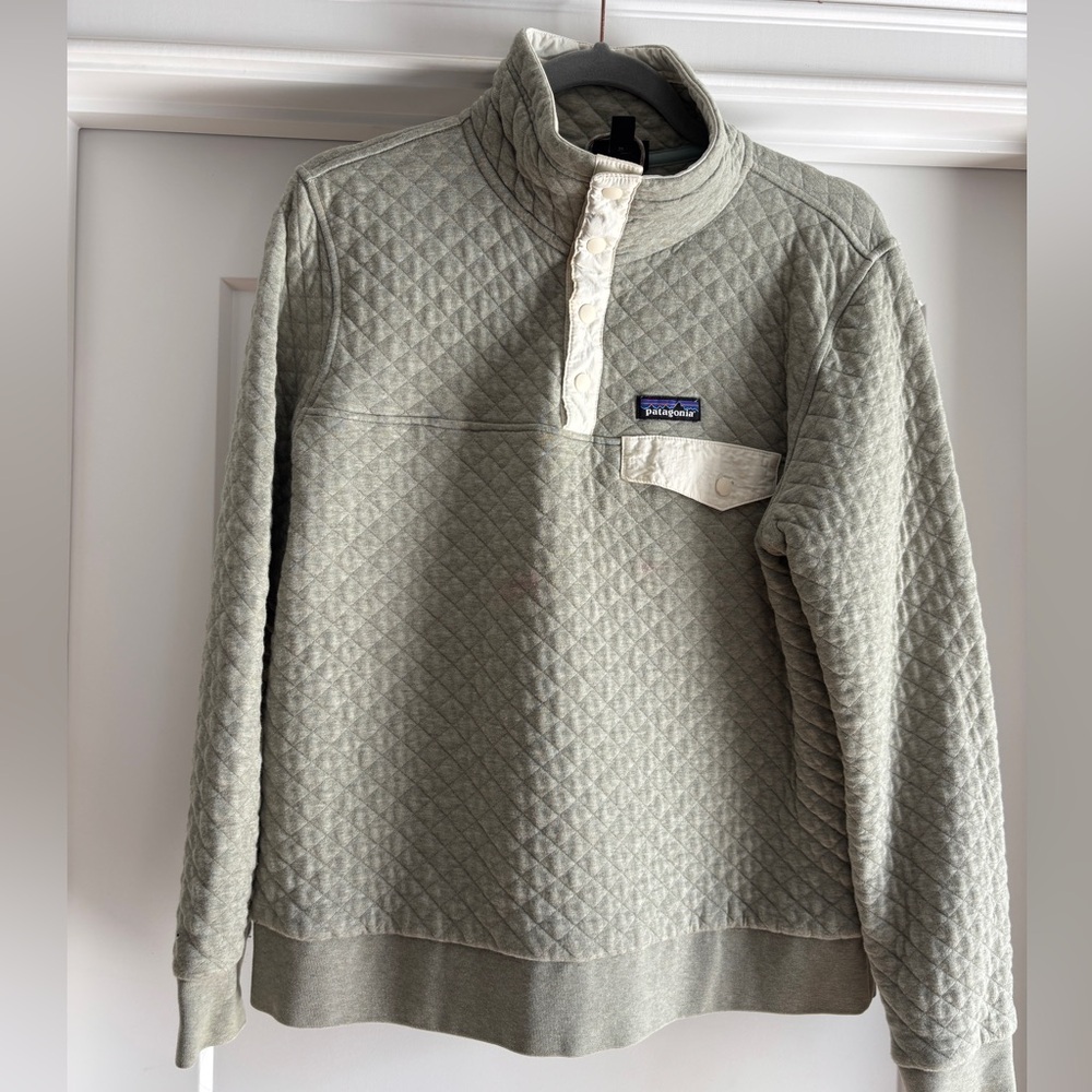 Patagonia women’s Olive Green Quilted Sweater